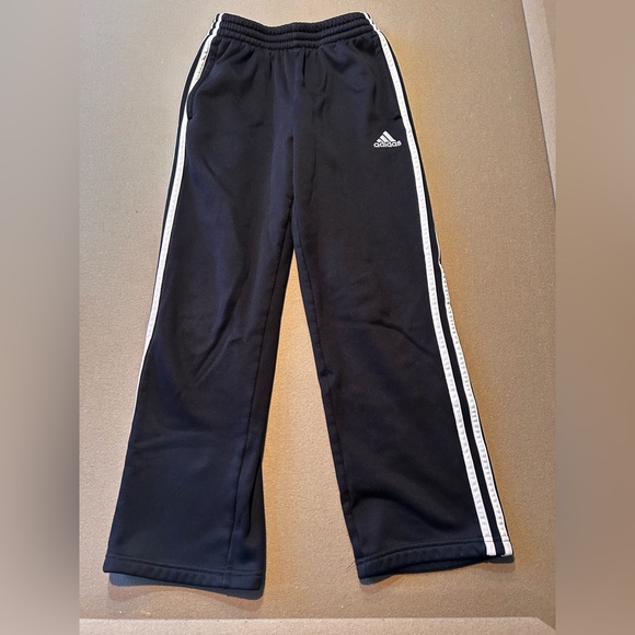 Lot of 4 Pairs of Boys Adidas sweatpants. Gently worn for one season. Sz 10/12 - Picture 3 of 5